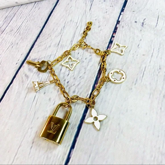 Louis Vuitton lock and key bracelet handmade - Picture 2 of 6